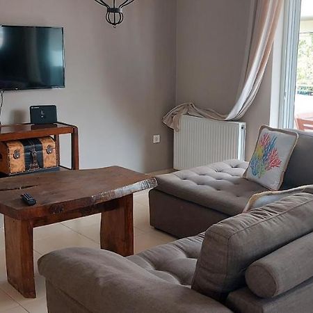 Momenti Felici Apartment Artemida  Ngoại thất bức ảnh