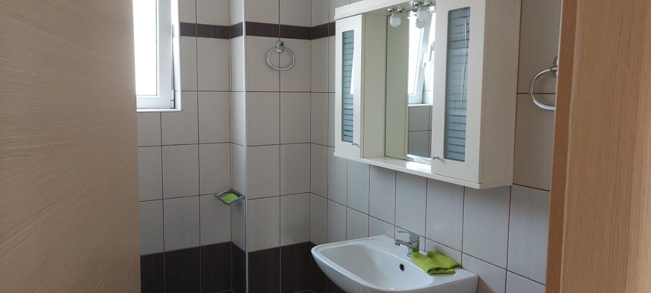Momenti Felici Apartment Artemida  Ngoại thất bức ảnh