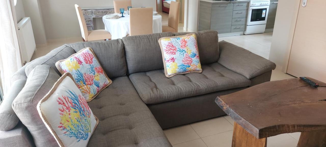 Momenti Felici Apartment Artemida  Ngoại thất bức ảnh